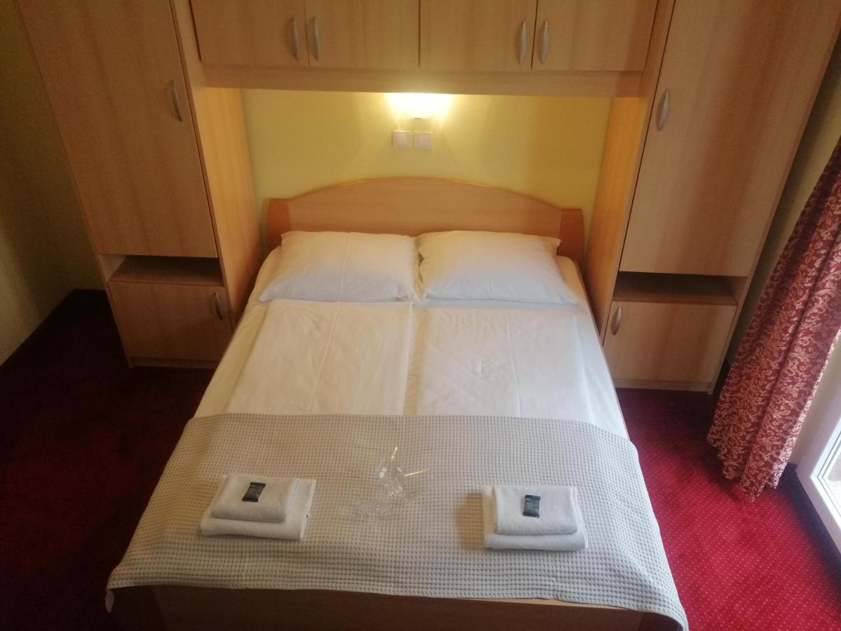 Apartmani Simon 로파르 객실 사진